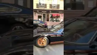 MODIFIED BLACK LAMBORGHINI MIURA SV ON THE STREETS OF LONDON #TRENDING #SHORTS #LAMBORGHINI #MIURA