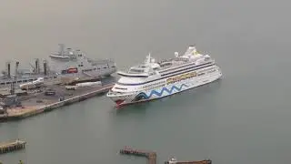 Aida Aura horns as leaving portland port after her 4th and final visit of the year.