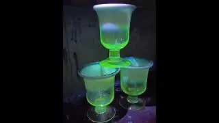 (SOLD) Vintage UV Reactive Opalescent Rimmed Footed Dessert Cups #blacklight #uraniumglass