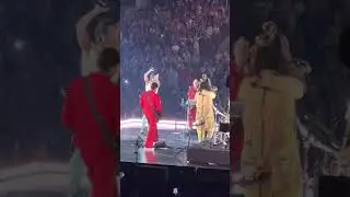 Harry Styles performing Cinema w/ Jessie Ware Live In Chicago