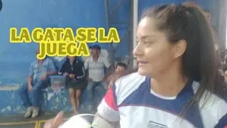 Jennifer La Gata y Charito pasan mal con Don Ramón al enfrentar al Ojos de Caimán ECUAVOLEY