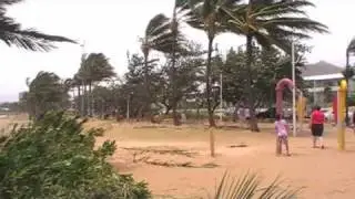 Severe Tropical Cyclone Yasi in Townsville 2 February 2011 Part 2