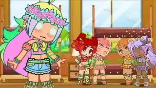 Kimi&rsquo;s listening to SmoothieGirls rumbling tummy