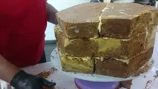 HOW TO TRIM HEXAGON CAKES