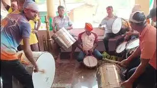तिर्लोटकर वाडी होळीच्या दिवशी सायंकाळी विशिष्ट जागी होळी उभारली जाते धार्मिक विधी करून पेटवली जाते