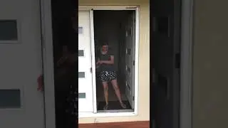 Roller retractable screen issue 2