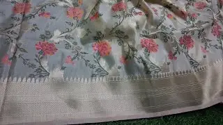 Banarasi pattu sarees small weaving mistake What's app #7892151109
