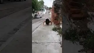 Nos apareci&oacute; El teke teke
