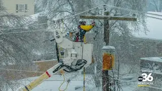 Kentucky Utilities crews working