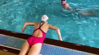 braccia Rana : tirare con le dita, sollevarsi e scivolare