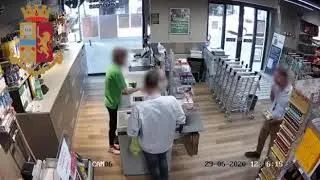 Milano, rapina in un supermercato in zona Ticinese: la Polizia di Stato arresta un pregiudicato