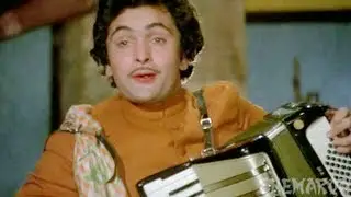 Amar Akbar Anthony - Action Scene - Rishi Kapoor - Amitabh Bachchan - Defeat Robert
