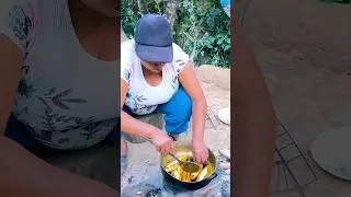 Pl&aacute;tanos pasados en miel y quesillo