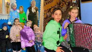 🔴 La STRĂBUNICA în vizită 👵🏻 împreună cu Mara Ștefania și Familia Marei