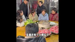 幸福其实很简单，大哥给大嫂买了个手机，大嫂就开心得像个孩子，就像这沸腾的火锅，总要在热辣滚烫里涮过百般滋味，才知道这就是最真实的烟火气#乡村生活 #农村美食 #新农人计划205 #乡村守候人