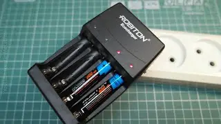 Зарядное АКБ и обычных батарей - ROBITON Ecocharger AK02