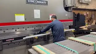 230 TON X 12' CINCINNATI HYDRAULIC PRESS BRAKE: YOBRO #24512