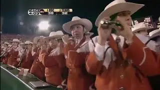 Vince Young scores to bring Texas closer in the Rose Bowl setting up a huge finish.