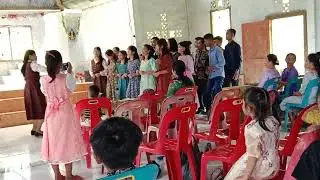 vokal grup yg di bawakan oleh gereja bnkp efata 👍👍👍👍vokal grupnya sangat meriah