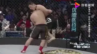 俄国野兽扬言中国没高手，姚红刚霸气上场绞杀，险把老外手臂折断