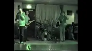 These 7 Months - live at the Bav Tav Hobart, Tas. 27th August 2000 part 1/2