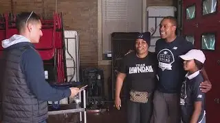 Baseball star Curtis Granderson helping to feed Chicago families