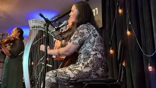 The Henry Girls - December Moon