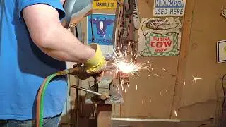 Welding Rock Teeth to Bulldozer Blade (HD full version)