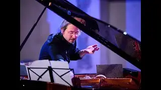 teaser Curved by Tobias Klein; piano Taavi Kerikm&auml;e