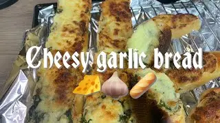 CHEESY 🧀 GARLIC BREAD 🥖 // GARLIC BREAD WITH CHEESE