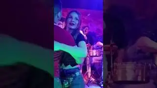 Recuerdos de un amor paraiso vallenato en vivo bar garage