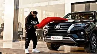 Finally monkey n apni new car le li