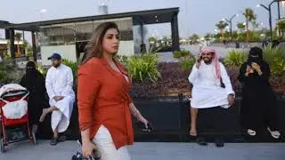 'Rebel' Saudi women shun obligatory abaya robe