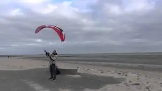 Groundhandling mit RC Paraglider Pulse 1.4 an der Nordsee am Strand