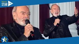 Neil Diamond gives rare performance years after retiring due to health
