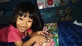 Cerita dd qila bersama hello kitty di pantai