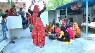 ढोलक सम्राट आरती शास्त्री ने बजाई ढोलक #और उनके पड़ोस की नई भाभी ने कमर तोड़ डान्स किया #चाहे पिया