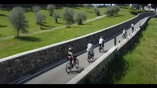 Electric Chianti Classico bike tour with a local guide - best way to see Tuscany from Florence !