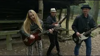NIKMAR, Nikol Liptáková - Snakes crawl at night (Charley Pride) (official music video)