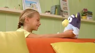 Besz&eacute;lő pl&uuml;ss Bluey a TM Toys-t&oacute;l // Bűb&aacute;j Webj&aacute;t&eacute;kbolt //