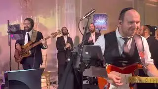 Energy band singer Simcha leiner and zemiros choir