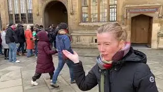 What to see in Oxford, UK including local pubs and restaurants.