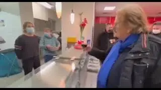 Frank Zander bot Obdachlosen Essen, Ungeimpfte lie&szlig; er jedoch weiter hungern. - #wirvergessennicht