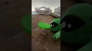 My ikea alien plays with slime