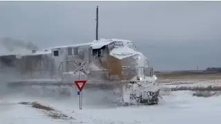 This is Canada 🇨🇦 🍁 #snow #train #travel #youtube #asmr 😍❤️ 🚂 