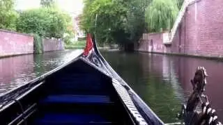 Mit einer venezianischen Gondel auf der Alster