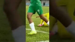 شاهد بالعرض البطيئ قاموووح يحرم شبيبة القبائل من ضربة جزاء شرعية #football #mobilis #jsk