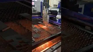 1500w/ 2000w / 3000w Fiber Laser Cutting Machine