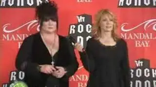 Backstage with Heart & Cameron Diaz at the 2007 VH1 Rock Hon