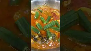 Chepala Pulusu with Bendakaya #youtubeshorts #foodshorts #fishcurry #ladyfinger #fish #andhra